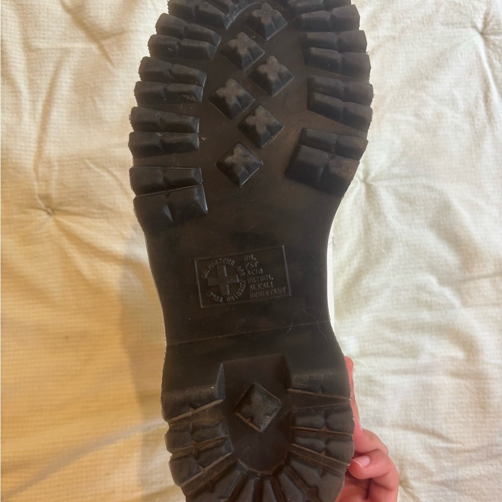 Dr. Martens Devon Heart Milled Napa leather platforms. Brand new never worn. - Picture 6 of 10